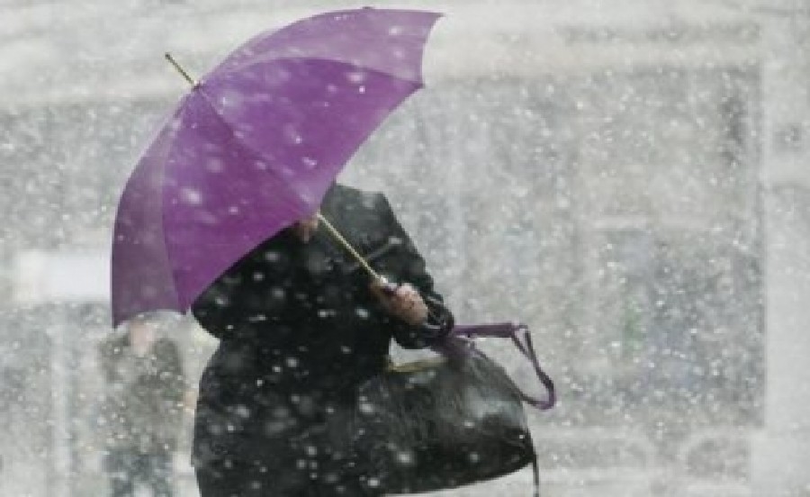 Неустойчивая погода ожидается почти на всей территории Казахстана