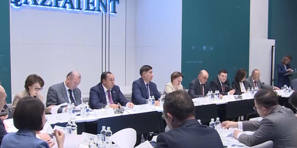 Казахстанцы стали чаще обращаться к юристам за консультациями