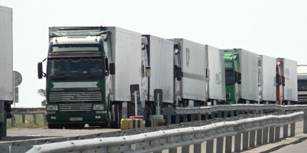 Қазақстан-Ресей шекарасында 130-дан астам жүк көлігі кептелісте тұр