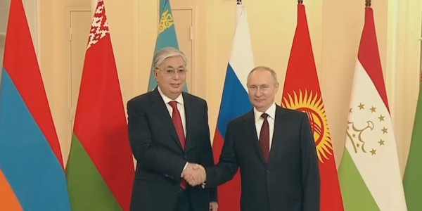 Тоқаев Санкт-Петербург қаласына жұмыс сапарымен барды