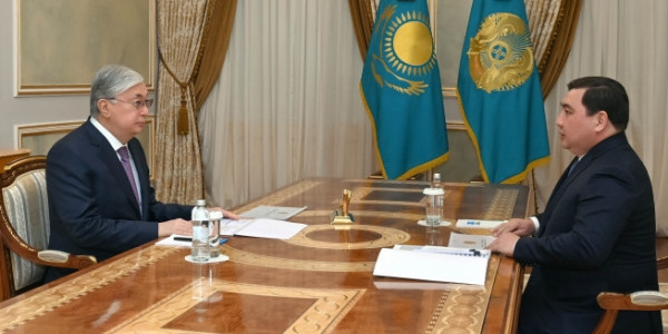 Президент Мемлекеттік қызмет істері агенттігінің төрағасы Дархан Жазықбаевты қабылдады