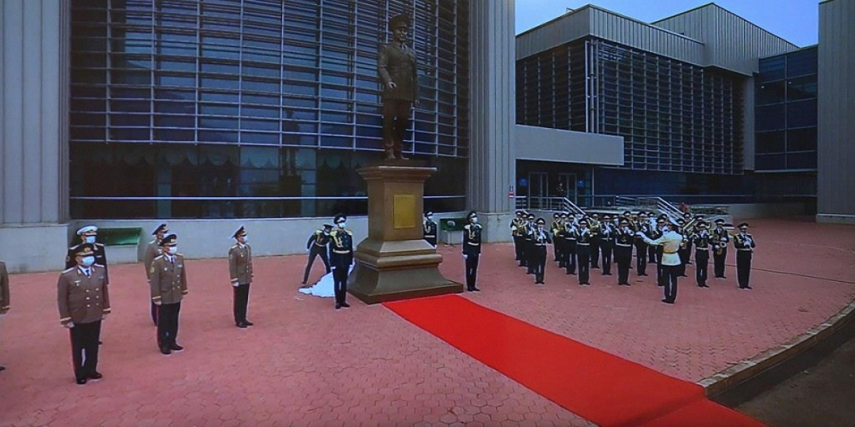 Глава государства принял участие в церемонии открытия монумента Первому Президенту – Елбасы Н.А.Назарбаеву