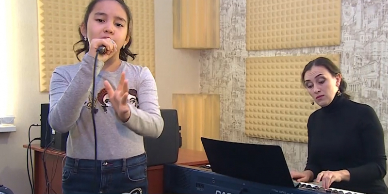 «Junior Eurovision 2018»: 10 жастағы Бинұр Саудабай Филипп Киркоровпен бірге ән айтуды армандайды