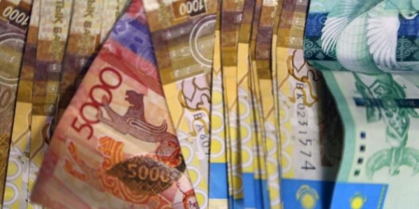 Более 3,4 млн казахстанцев получат выплату 42 500 тенге