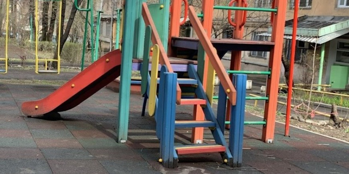 Родителей будут штрафовать за играющих во дворах детей в Алматы