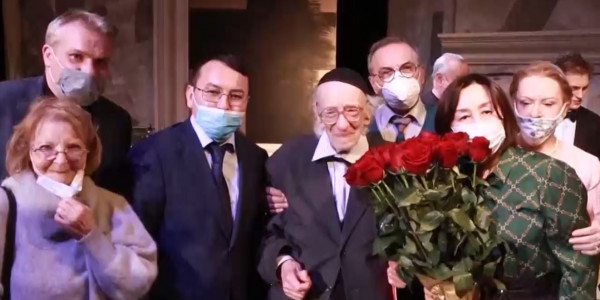 Памятник Юрию Померанцеву открыли в Алматы