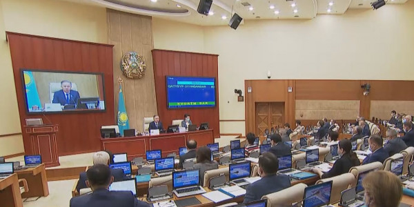 Мажилисмены ознакомились с отчетами об исполнении республиканского бюджета за 2019 год