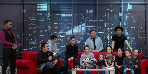 Многодетной семье в прямом эфире телеканала &laquo;Хабар&raquo; подарили квартиру