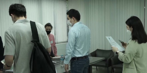 Проживающие в Японии и Корее казахстанцы проголосовали первыми на референдуме