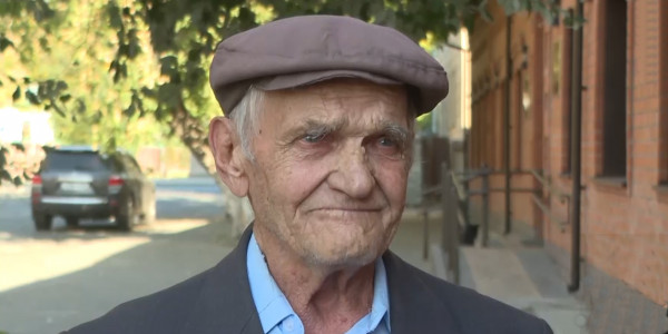 Павлодарец отдал денежные средства на лечение детей