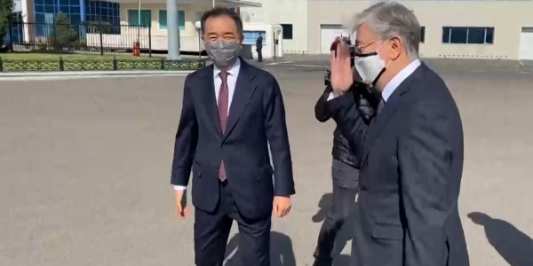 К. Токаев с рабочей поездкой прибыл в Алматы