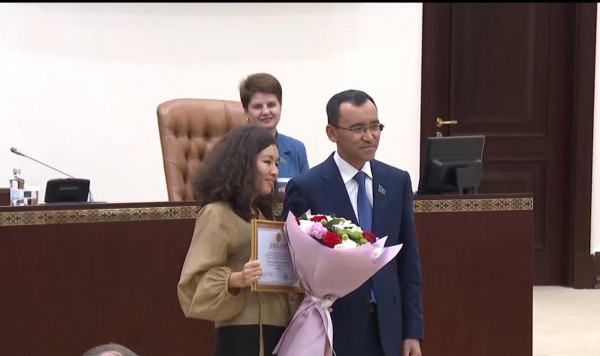 &laquo;Парасат&raquo; байқауы: үздіктер марапатталды