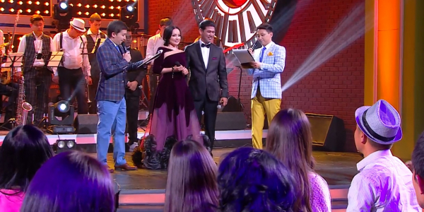 Жанболат пен Жазираның сәби кездерін көрсетті