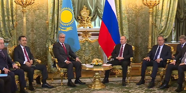 К.Токаев прибыл с официальным визитом в Россию