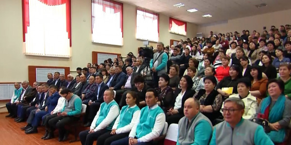 Кандидаты партии AMANAT встретились с жителями города Каратау