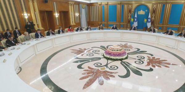 Ата Заңға енгізілетін өзгерістер халықпен ақылдасып шешіледі