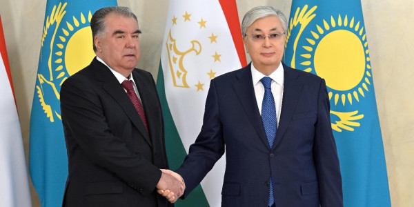 Қазақстан мен Тәжікстан президенттері шағын құрамда келіссөз жүргізді