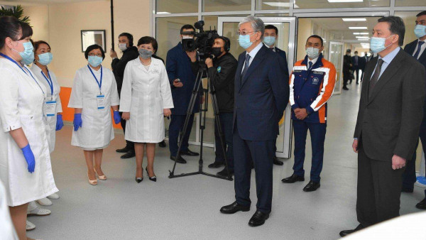 К.Токаев: Мы будем перестраивать работу министерства здравоохранения