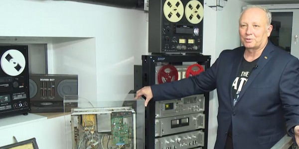 Уникальную коллекцию винтажной аудиотехники собрал алматинец