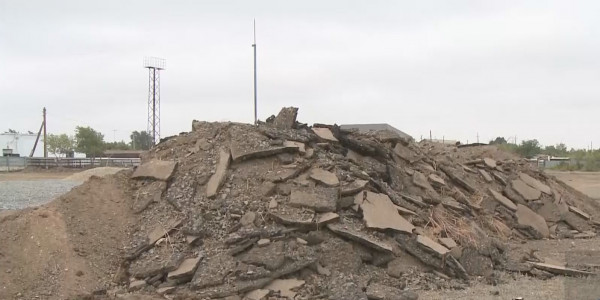 Против демонтажа стадиона выступили жители Бестобе