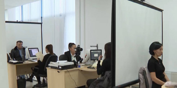 Работников ЦОНов приравняют к госслужащим