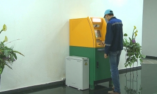 В Актау иностранцы обналичивали счета жителей города