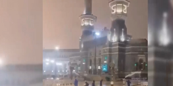 На юго-западе Саудовской Аравии идут проливные дожди