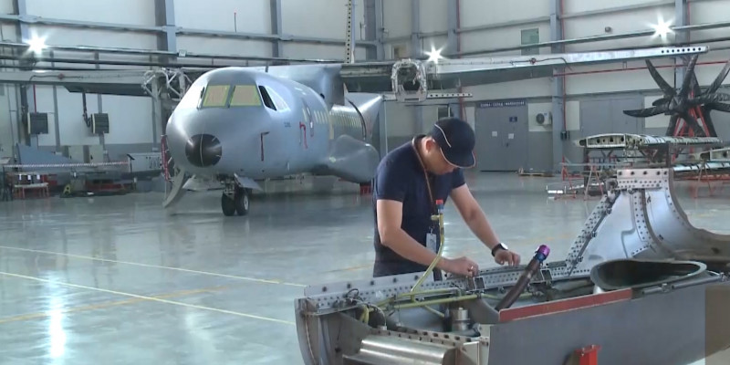 Военные самолеты будут ремонтировать в Нур-Султане