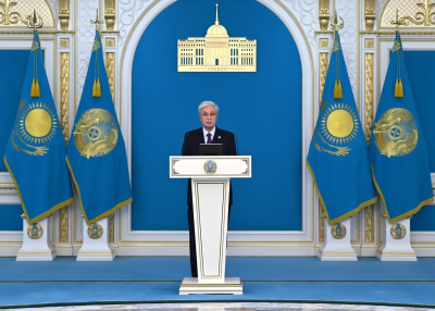 Президент вручил Государственный флаг знаменосцам олимпийской и паралимпийской команд РК