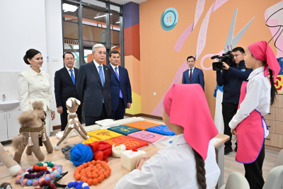 Президент «Сыр жұлдыздары» шығармашылық-инновациялық академиясының қызметімен танысты