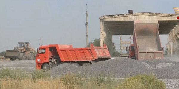 Ақтөбеде қауіпті химиялық канцероген ашық аспан астында шашылып жатыр