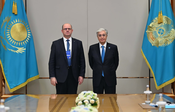 Глава государства провел встречу с ректором МИФИ Владимиром Шевченко