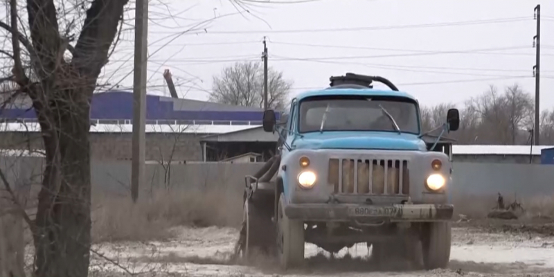Водители ассенизаторских машин в Уральске недовольны условиями труда