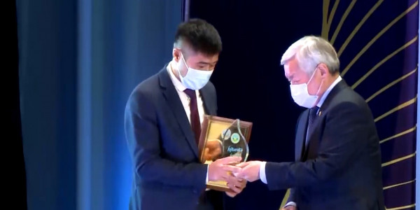 Таразда үздік жас мамандарға &laquo;Әулиеата үміті 2021&raquo; сыйлығы табысталды