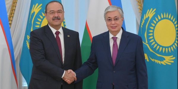 Глава государства принял Премьер-министра Узбекистана