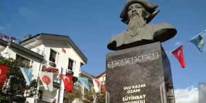 Памятную доску Жамбылу Жабаеву открыли в Анкаре