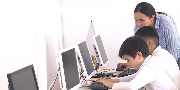 Мектеп оқулықтарының 80% цифрлық форматқа көшірілді