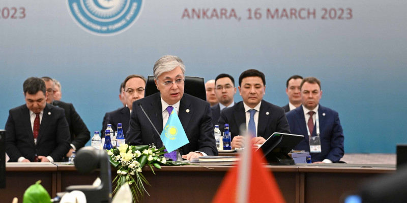 Президент Казахстана принял участие во внеочередном саммите Организации тюркских государств
