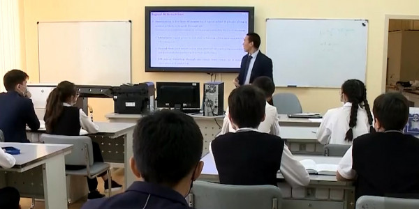 Профессия учитель: призвание или выгода?