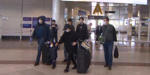 122 авиапассажира без ПЦР-тестов отправлены в стационар