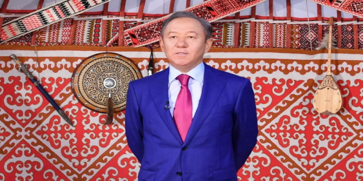 Нурлан Нигматулин поздравил казахстанцев с Днем Абая