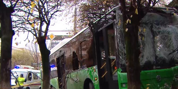 Алматыда автобус апаты: жүргізуші 2,5 жылға сотталды