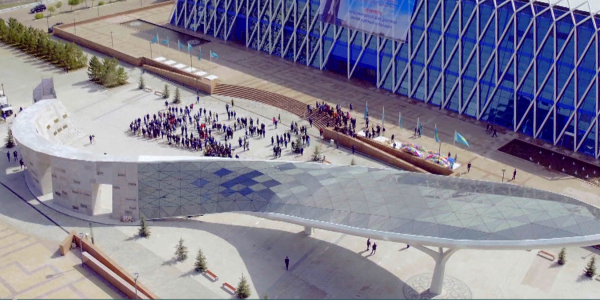 &laquo;Бейбітшілік қабырғасы&raquo; монументі &ndash; ынтымақ пен келісім символы