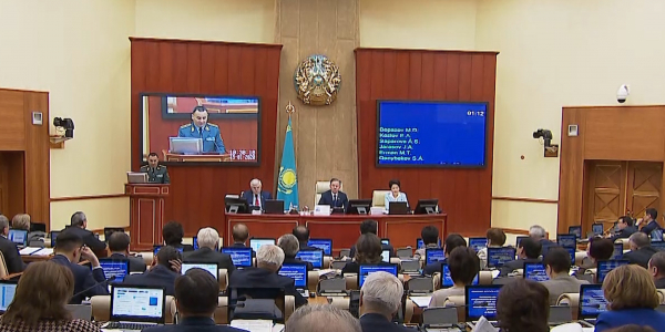 В Казахстане 18 военных складов расположены вблизи жилых домов и дорог