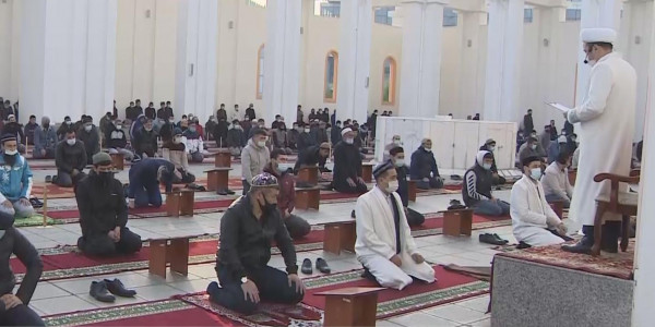 Еліміздегі бүкіл мешіттердің ауласында Ораза айт намазы оқылды