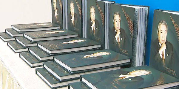 В Мажилисе презентовали книгу о государственном деятеле М. Оспанове