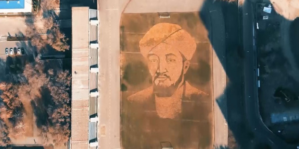 Алматылық жас суретші жапырақтармен әл-Фарабидің портретін салды