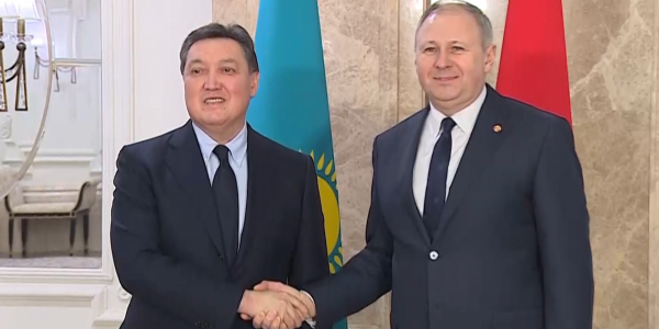 Аскар Мамин встретился с главами правительств Беларуси и Молдовы