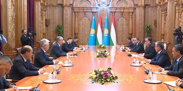 Мемлекет басшысы Тәжікстанға жұмыс сапарымен барды