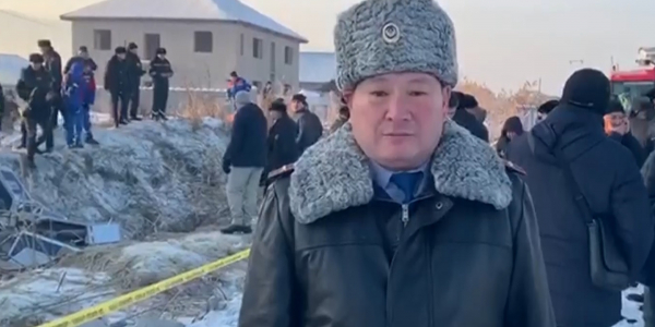 На месте крушения самолета под Алматы продолжаются спасательные работы